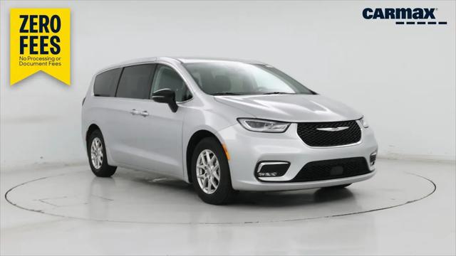 2024 Chrysler Pacifica Touring L for sale in Merriam, KS