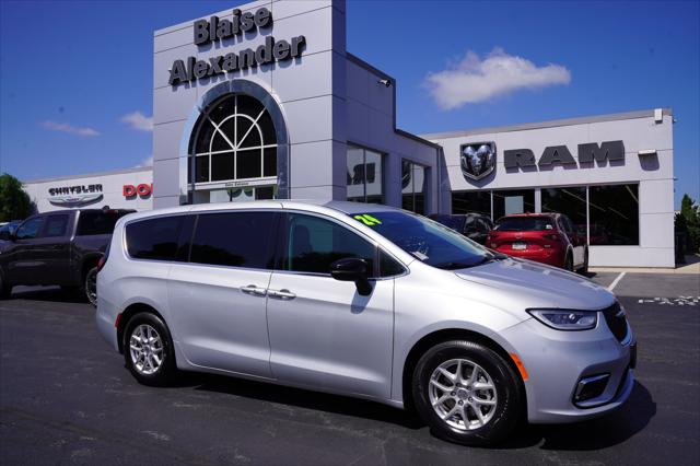 2024 Chrysler Pacifica Touring L 2024 Chrysler Pacifica Touring L