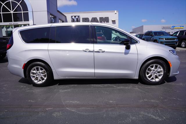 2024 Chrysler Pacifica Touring L 2024 Chrysler Pacifica Touring L