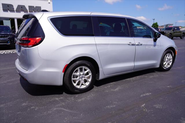 2024 Chrysler Pacifica Touring L 2024 Chrysler Pacifica Touring L