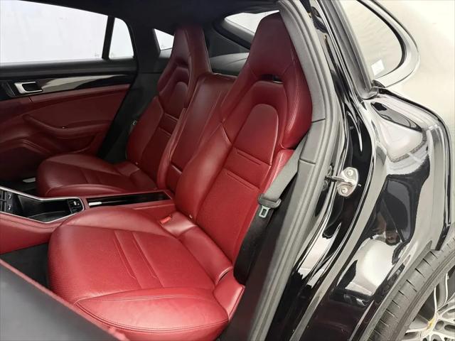 2018 Porsche Panamera 4