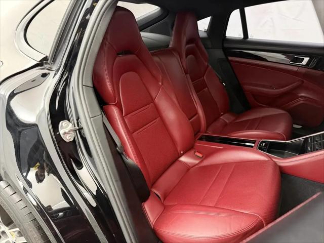 2018 Porsche Panamera 4