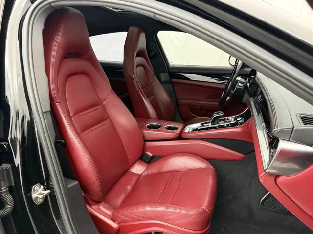 2018 Porsche Panamera 4