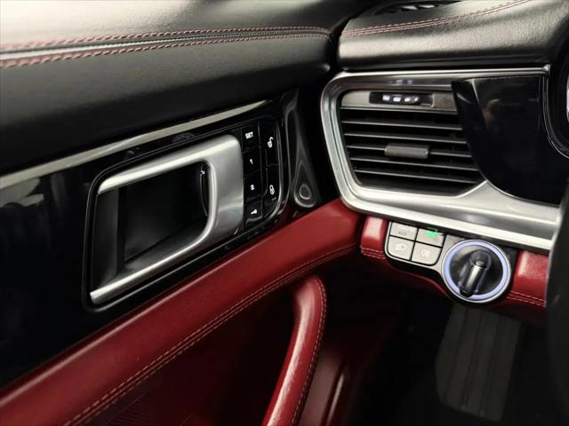 2018 Porsche Panamera 4
