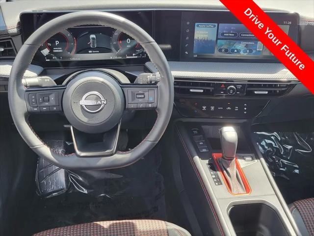 2025 Nissan Kicks SR FWD