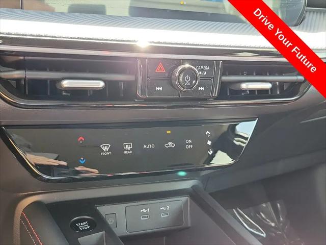 2025 Nissan Kicks SR FWD