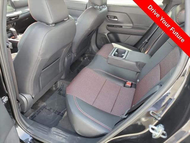 2025 Nissan Kicks SR FWD