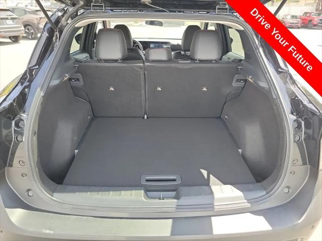 2025 Nissan Kicks SR FWD