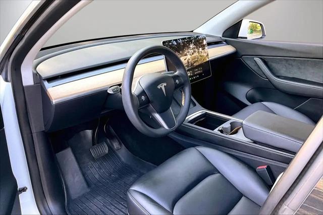 2022 Tesla Model Y Long Range Dual Motor All-Wheel Drive