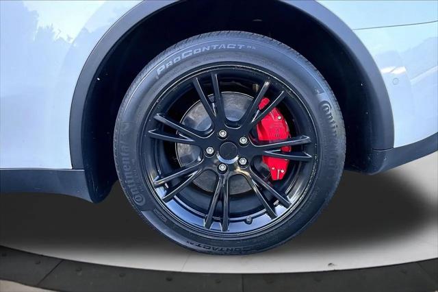 2022 Tesla Model Y Long Range Dual Motor All-Wheel Drive