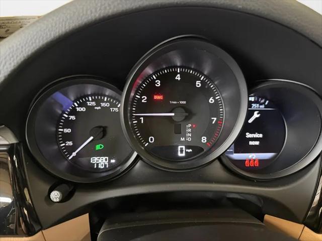 2022 Porsche Macan Macan