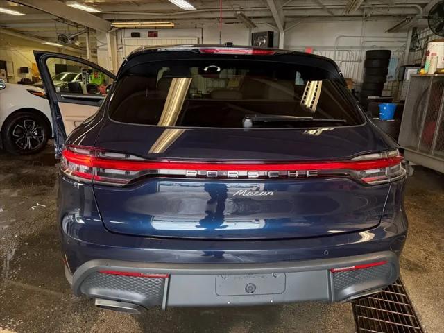 2022 Porsche Macan Macan