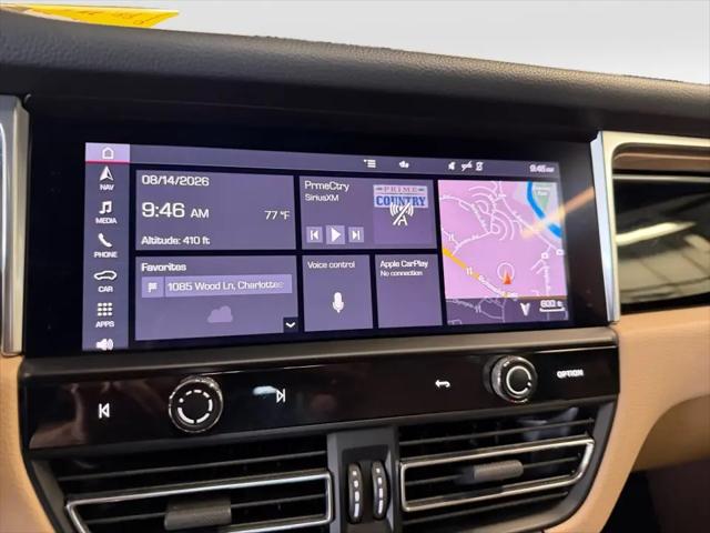 2022 Porsche Macan Macan