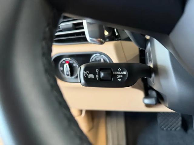 2022 Porsche Macan Macan