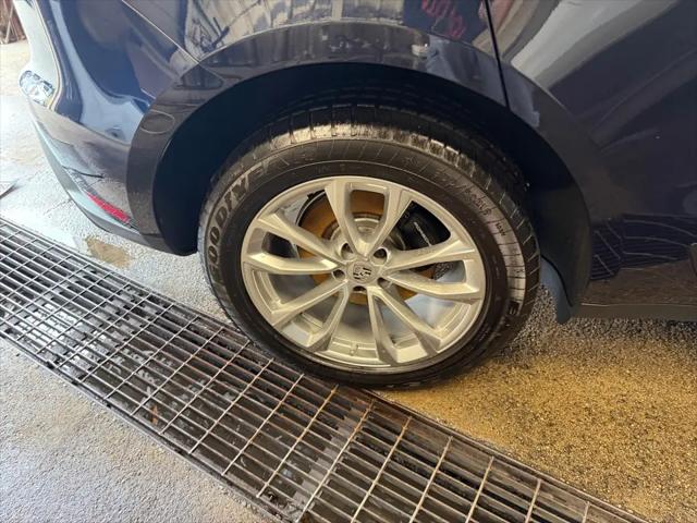 2022 Porsche Macan Macan