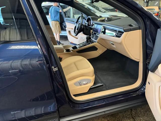 2022 Porsche Macan Macan