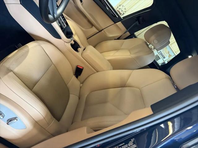 2022 Porsche Macan Macan