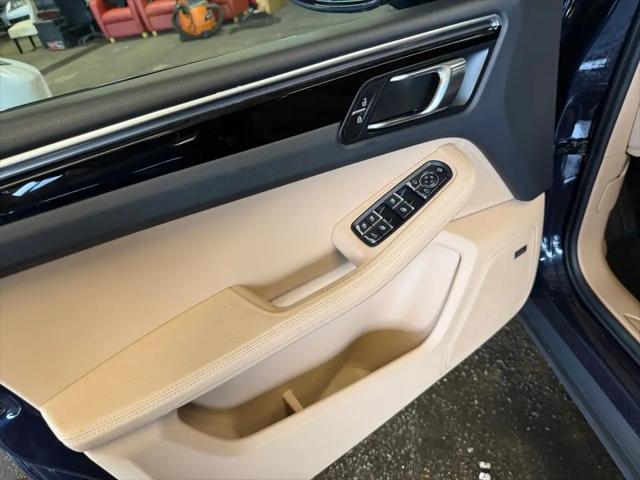 2022 Porsche Macan Macan