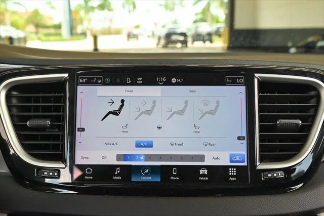 2024 Chrysler Pacifica Touring L