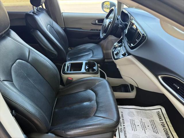 2022 Chrysler Pacifica Touring L