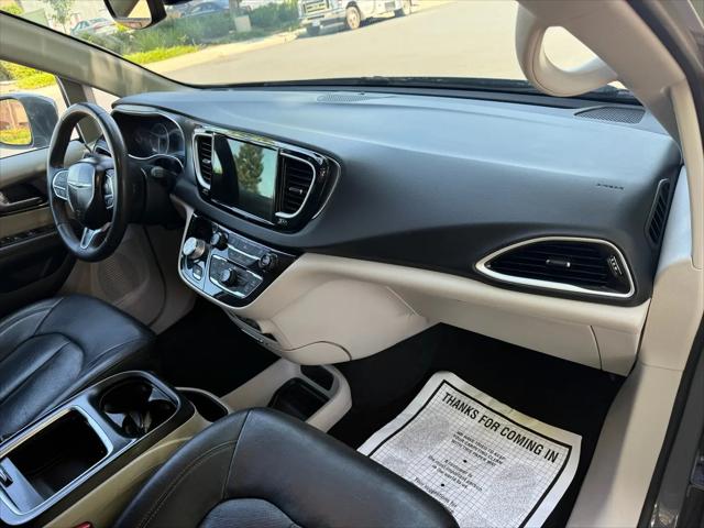 2022 Chrysler Pacifica Touring L