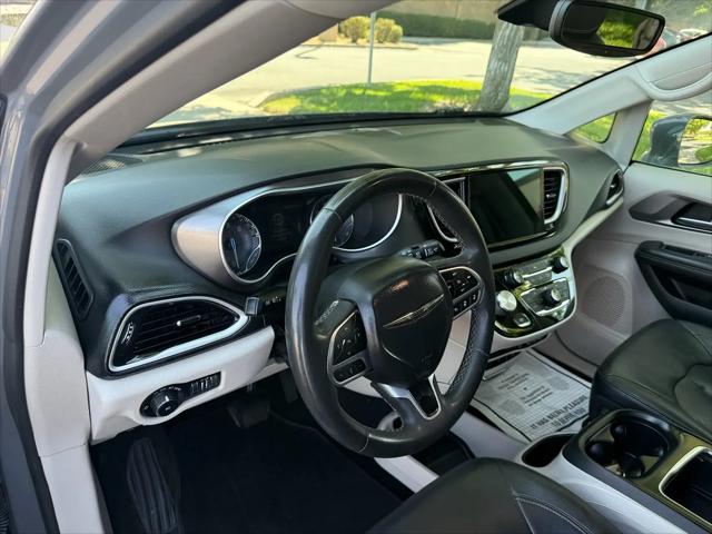 2022 Chrysler Pacifica Touring L