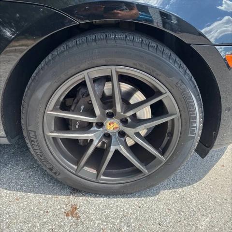 2023 Porsche Macan T