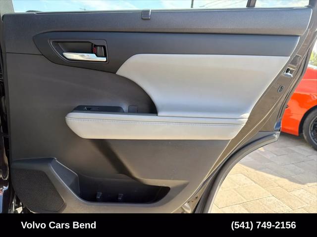 2021 Toyota Highlander Hybrid XLE