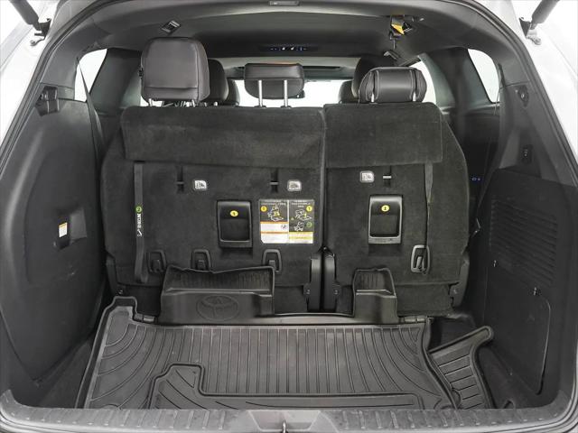 2022 Toyota Sienna XLE Woodland Edition