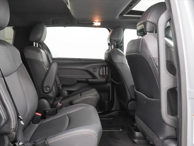 2022 Toyota Sienna XLE Woodland Edition