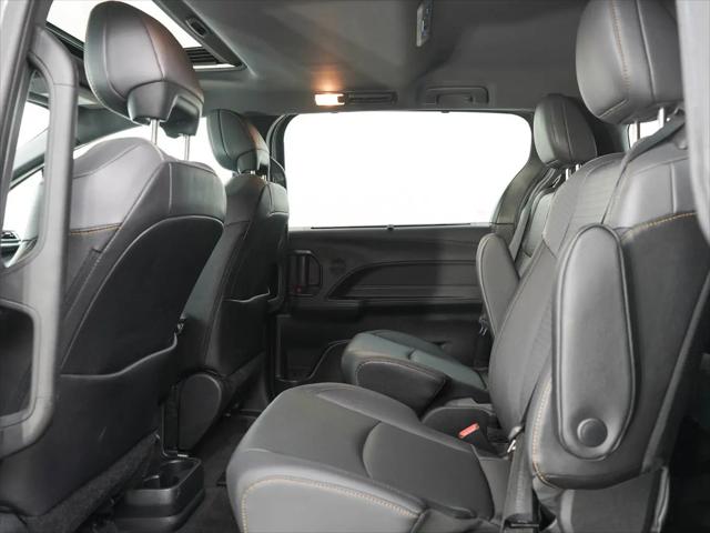 2022 Toyota Sienna XLE Woodland Edition