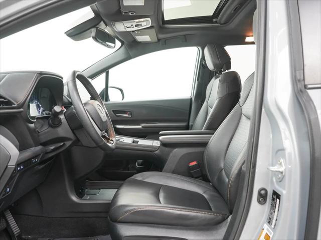 2022 Toyota Sienna XLE Woodland Edition