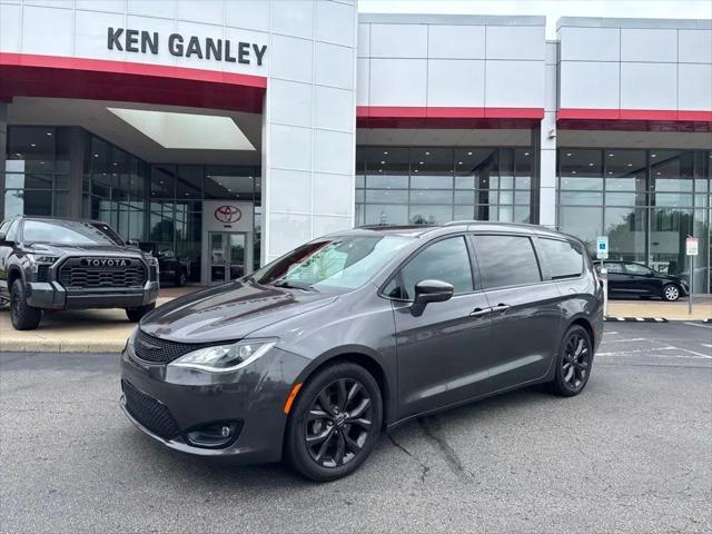 2019 Chrysler Pacifica Limited for sale in Akron, OH