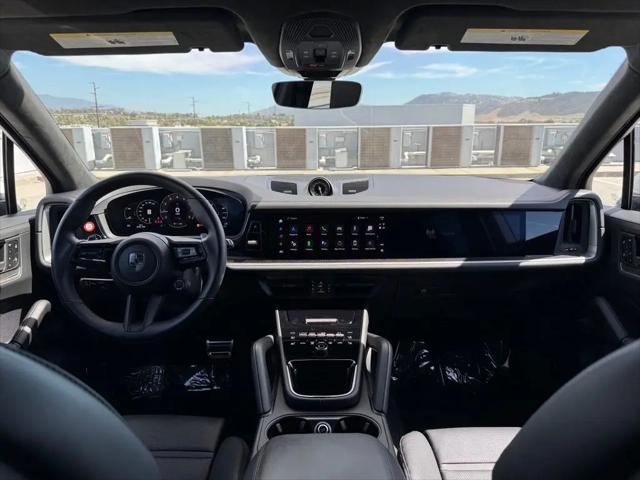 2025 Porsche Cayenne E-Hybrid Turbo