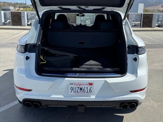 2025 Porsche Cayenne E-Hybrid Turbo