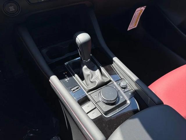 2026 Mazda Mazda3 2.5 S Carbon Edition