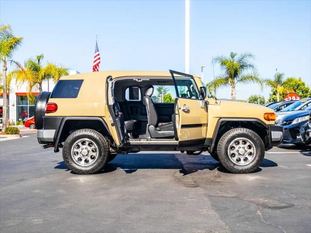 2012 Toyota FJ Cruiser Base