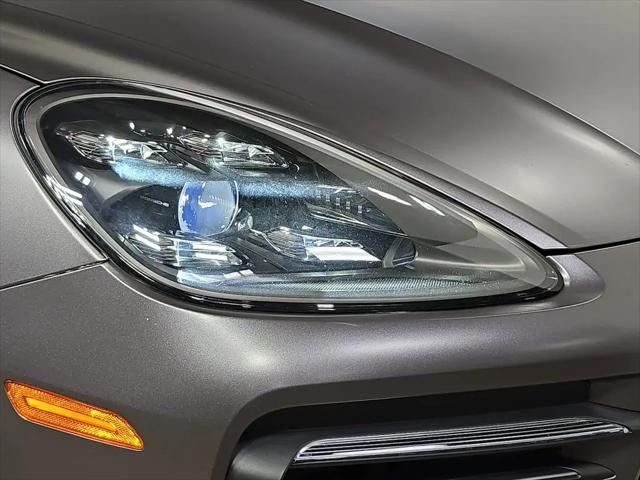 2022 Porsche Cayenne E-Hybrid Platinum Edition
