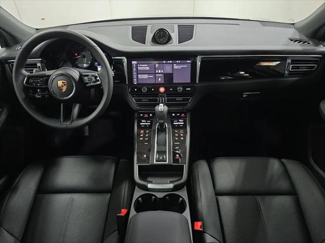 2025 Porsche Macan Macan