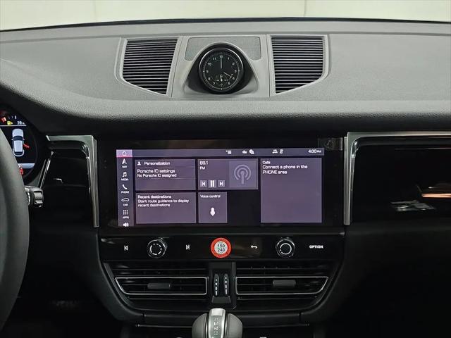 2025 Porsche Macan Macan