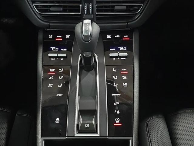 2025 Porsche Macan Macan