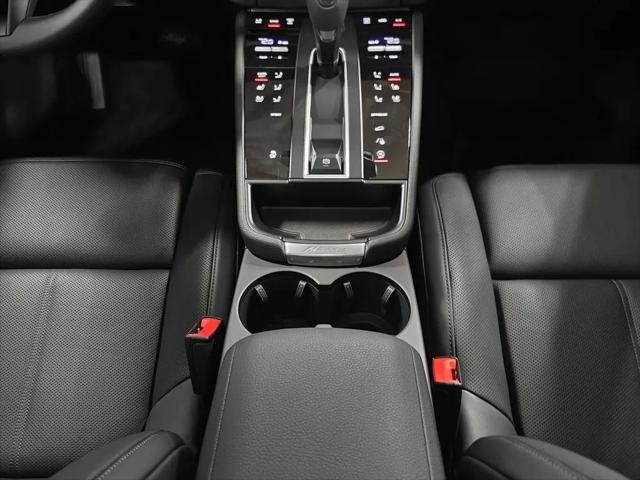 2025 Porsche Macan Macan