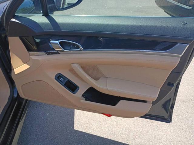 2016 Porsche Panamera 4S