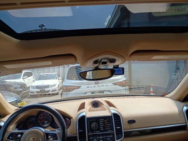 2016 Porsche Cayenne Base