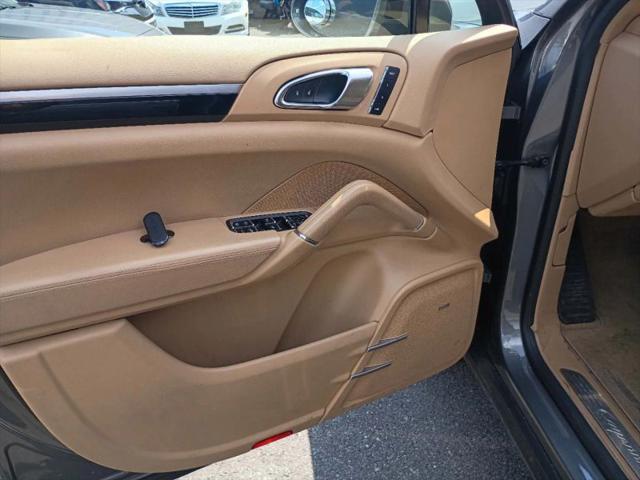 2016 Porsche Cayenne Base