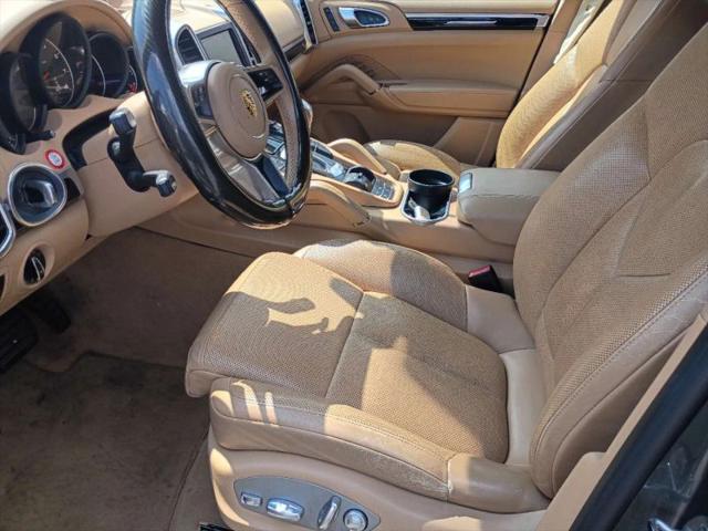 2016 Porsche Cayenne Base