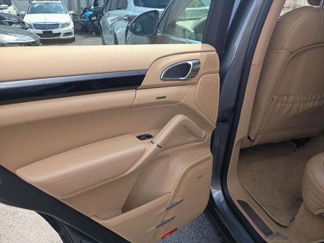 2016 Porsche Cayenne Base