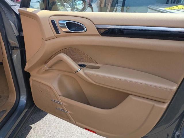 2016 Porsche Cayenne Base
