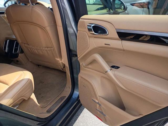 2016 Porsche Cayenne Base
