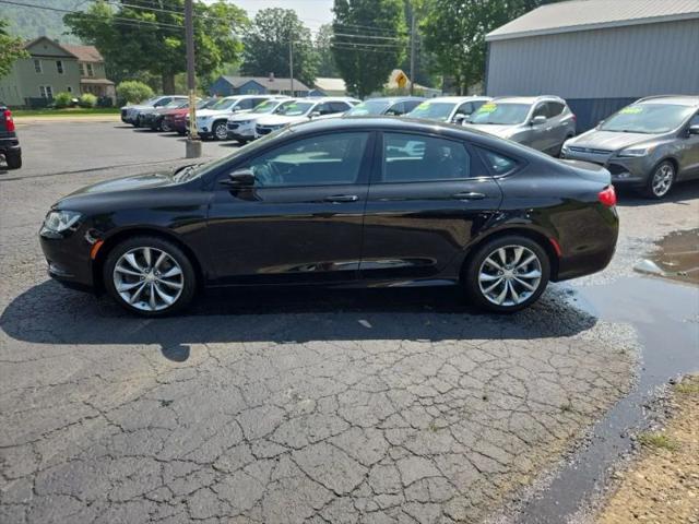 2016 Chrysler 200 S
